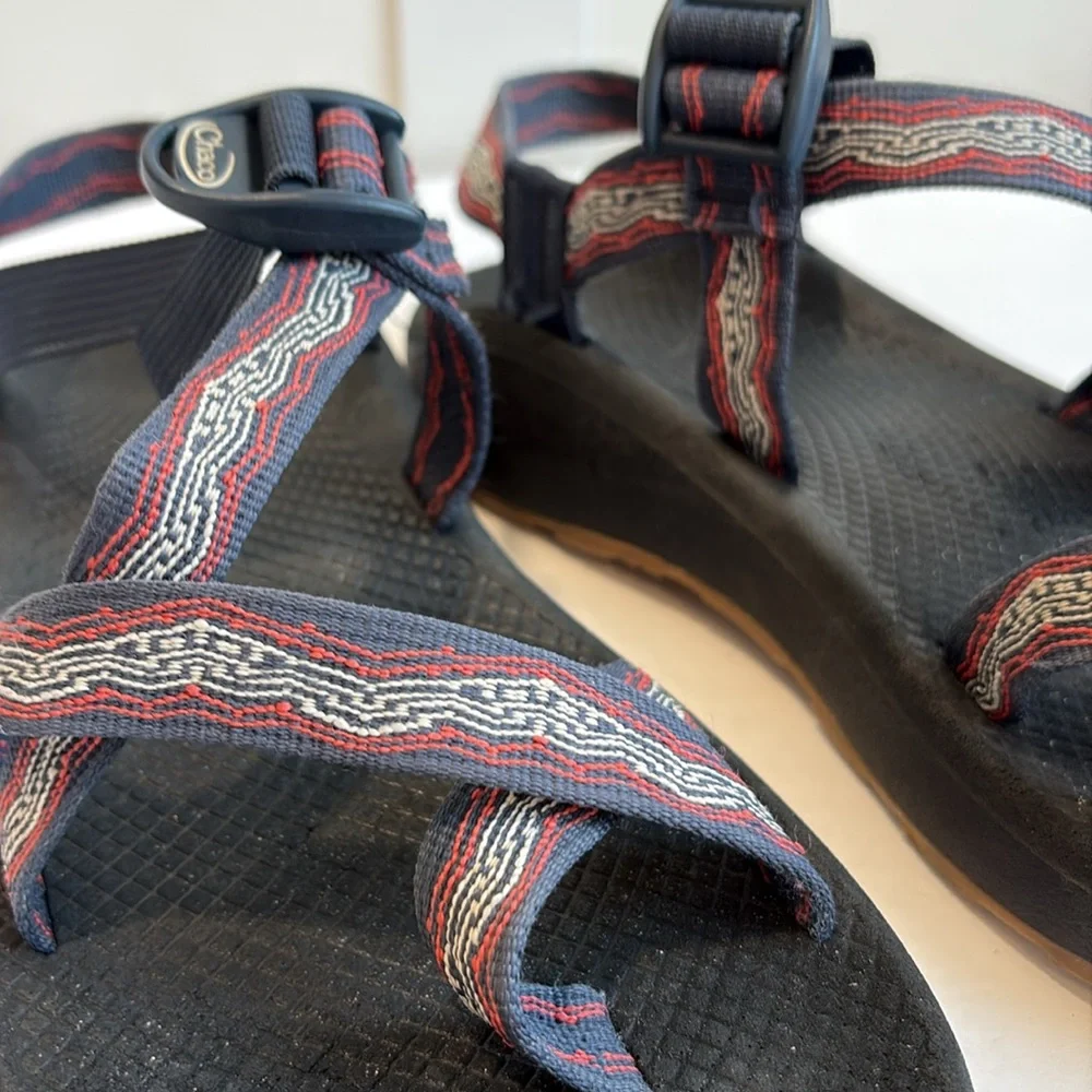 Unisex Chaco Toe Ring Sandals